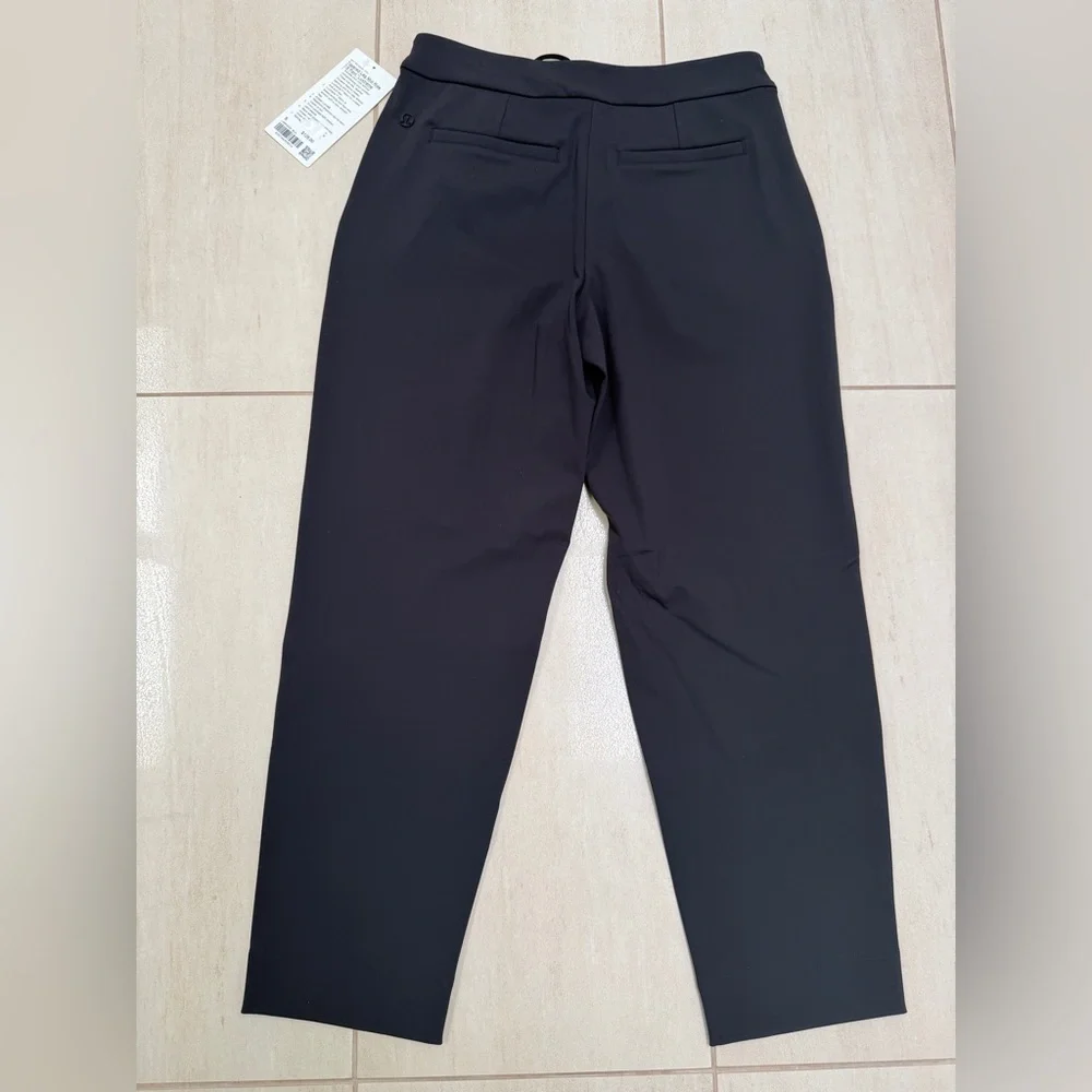 NWT Lululemon Tapered-Leg Mid-Rise 7/8 Pant *Luxtreme in Black in size Small